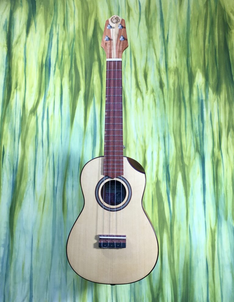 Uke Akai