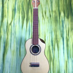 Uke Akai